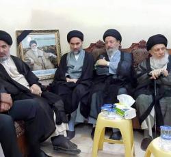 من اليمين اية الله السيد محمد رضا الغريفي، اية الله العظمى السيد محمد سعيد الحكيم، اية الله السيد محمد صالح الحكيم، اية الله السيد محمد رضا السيستاني، السيد احمد الصافي، السيد عادل عبد المهدي