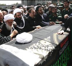 صلاة الشيخ الوحيد على جثمان الشيخ فاضل اللنكراني