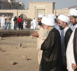 الشيخ الخراساني في بقيع الغرقد