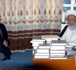 اية الله العظمى الشيخ الفياض والسيد عبد العزيز الحكيم.