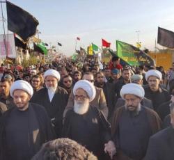 الشيخ النجفي في مسيرة الاربعين.